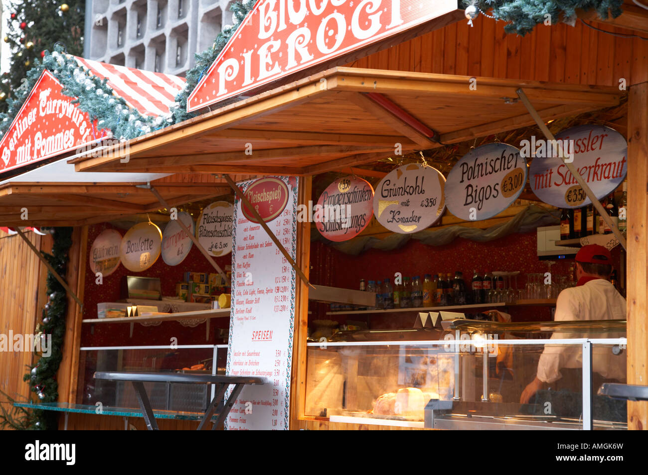 Fleisch-Fast-Food-Stand auf dem Weihnachtsmarkt in Berlin Deutschland Stockfoto
