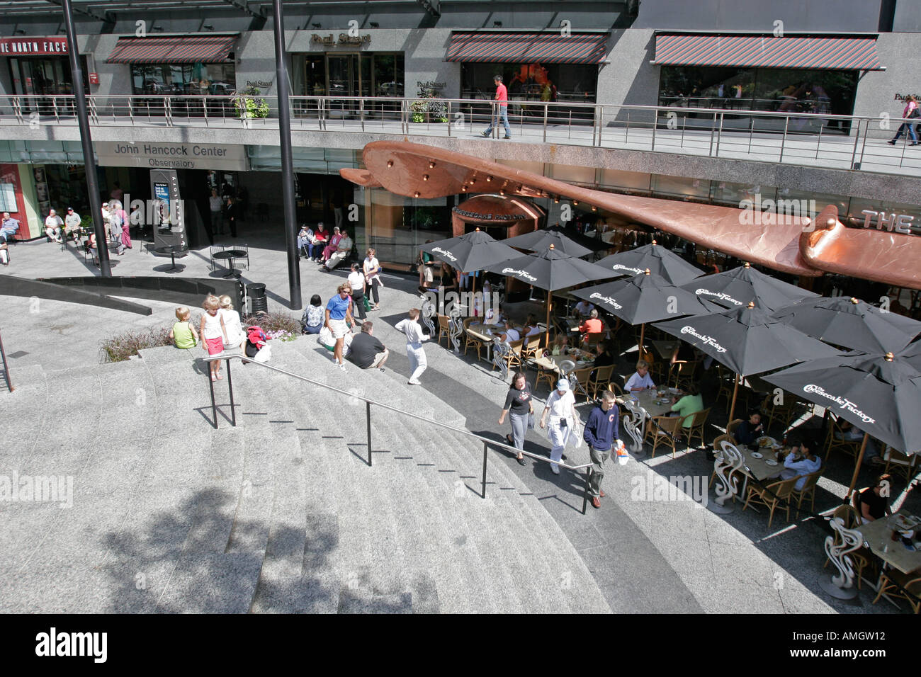 Cheesecake factory restaurant Fotos und Bildmaterial in hoher