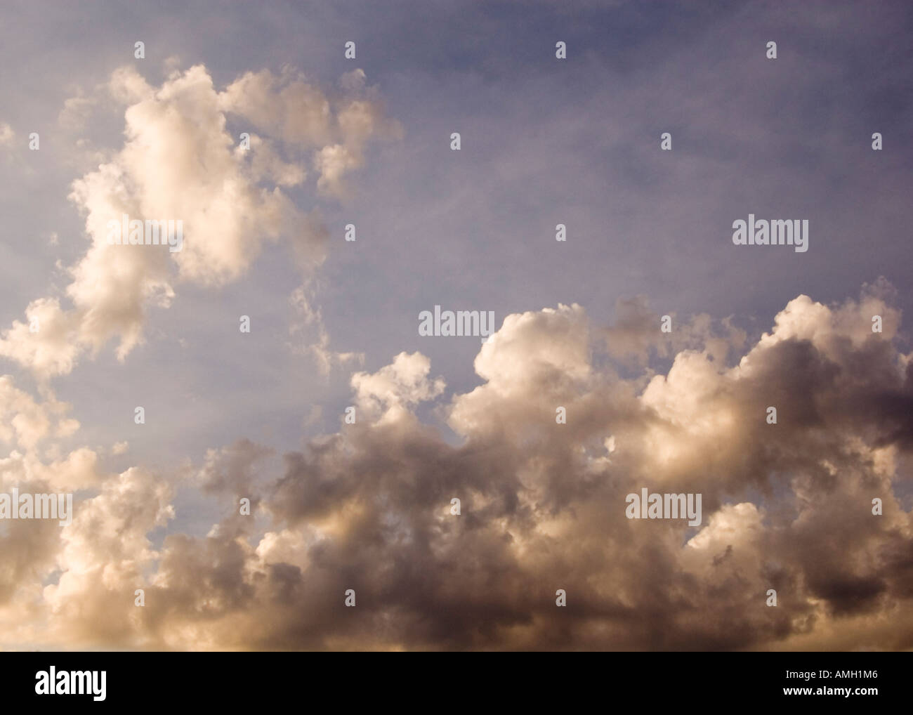 Wolken bei Sonnenuntergang, Sonora-Wüste, Scotsdale, Phoenix, USA Stockfoto