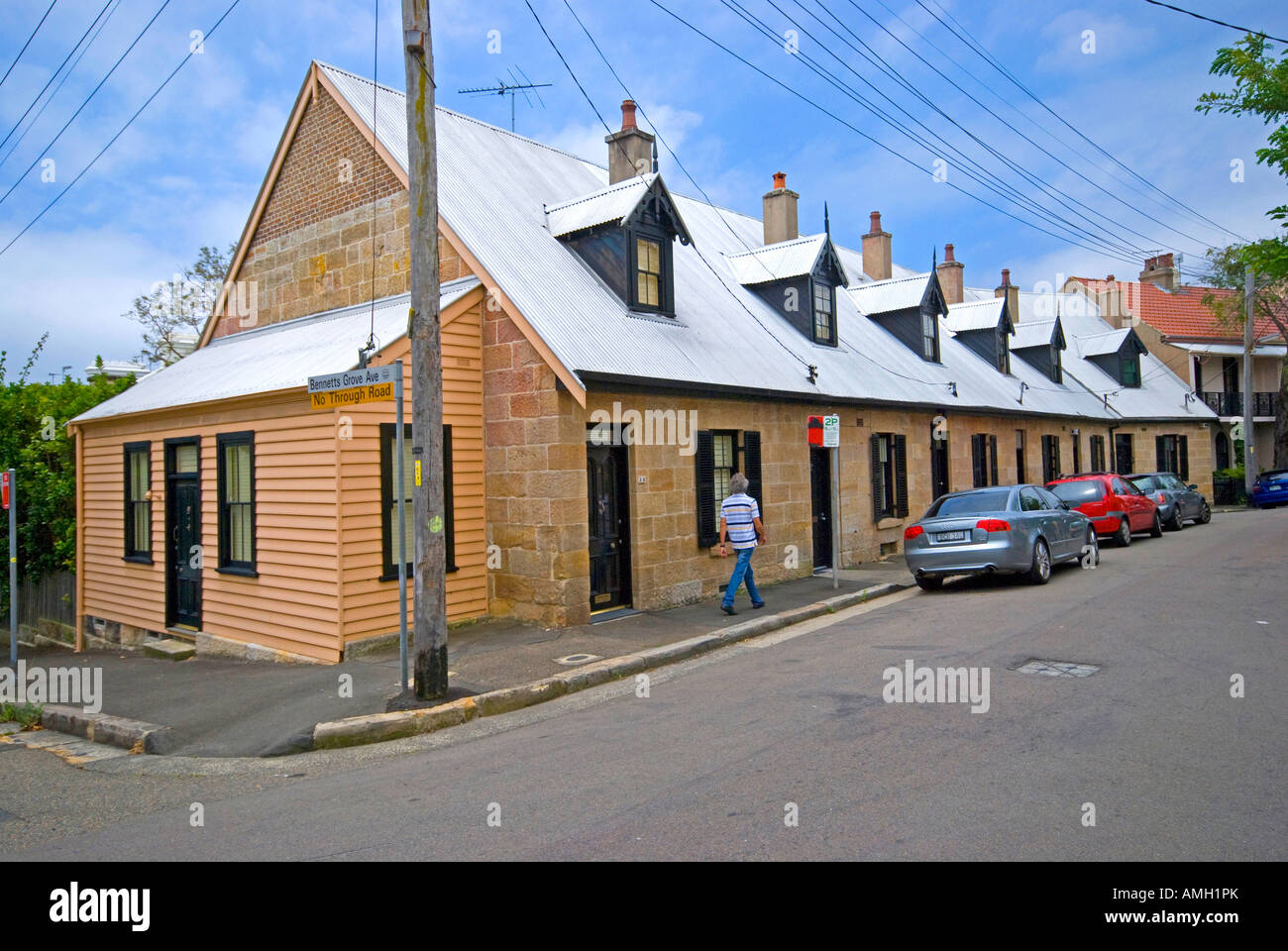 Eine Reihe restaurierter Sandsteinarbeiterhäuser in der Underwood Street Paddington Sydney Australien Stockfoto