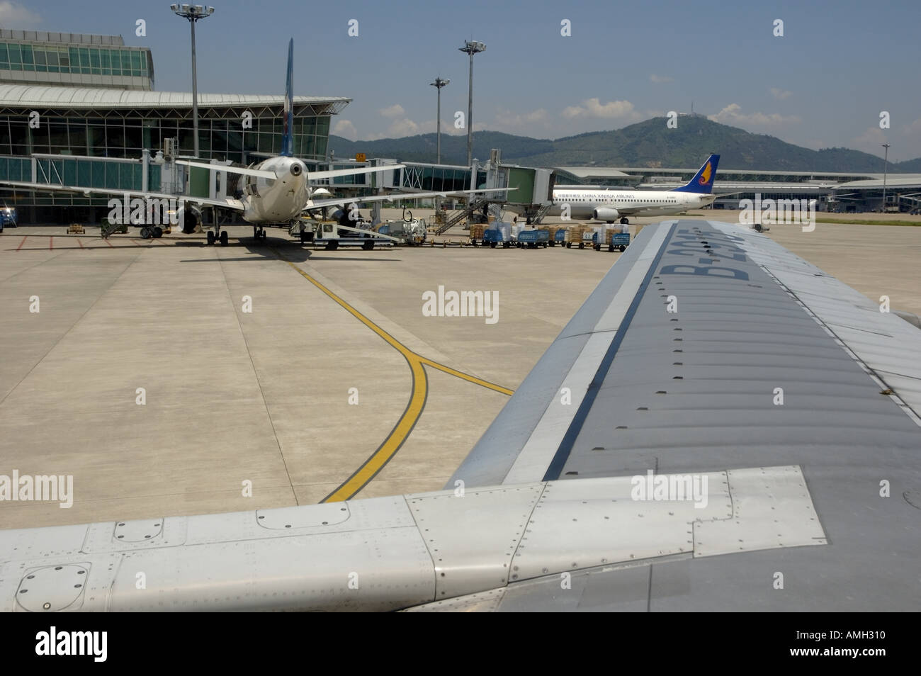 Just Landed China Guangdong Shenzhen Airport in einem Flugzeug auf der Landebahn Stockfoto