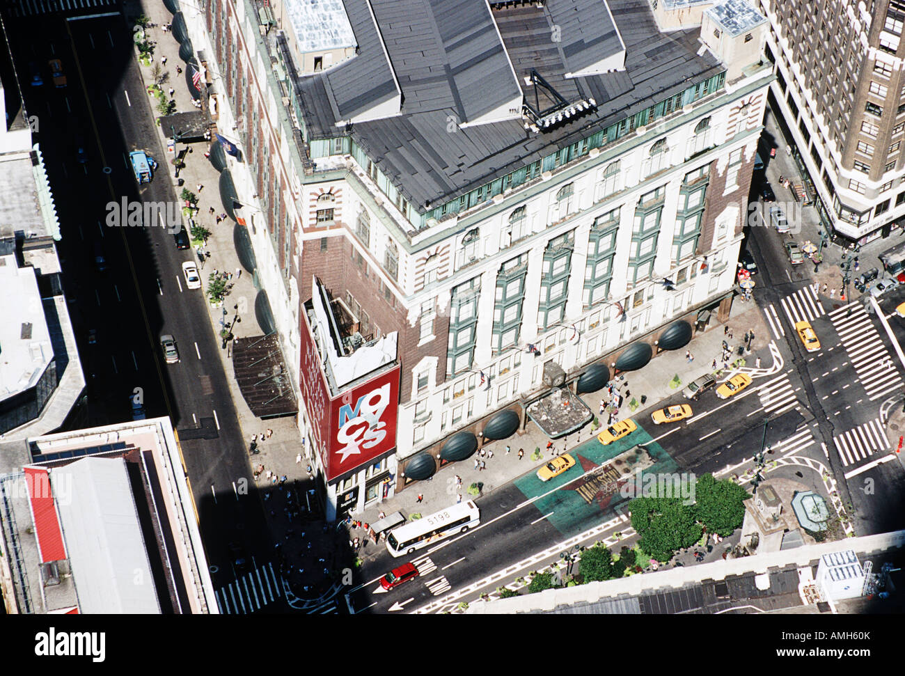Blick auf Kaufhaus Macy's, Empire State Building, New York City, New York, USA Stockfoto