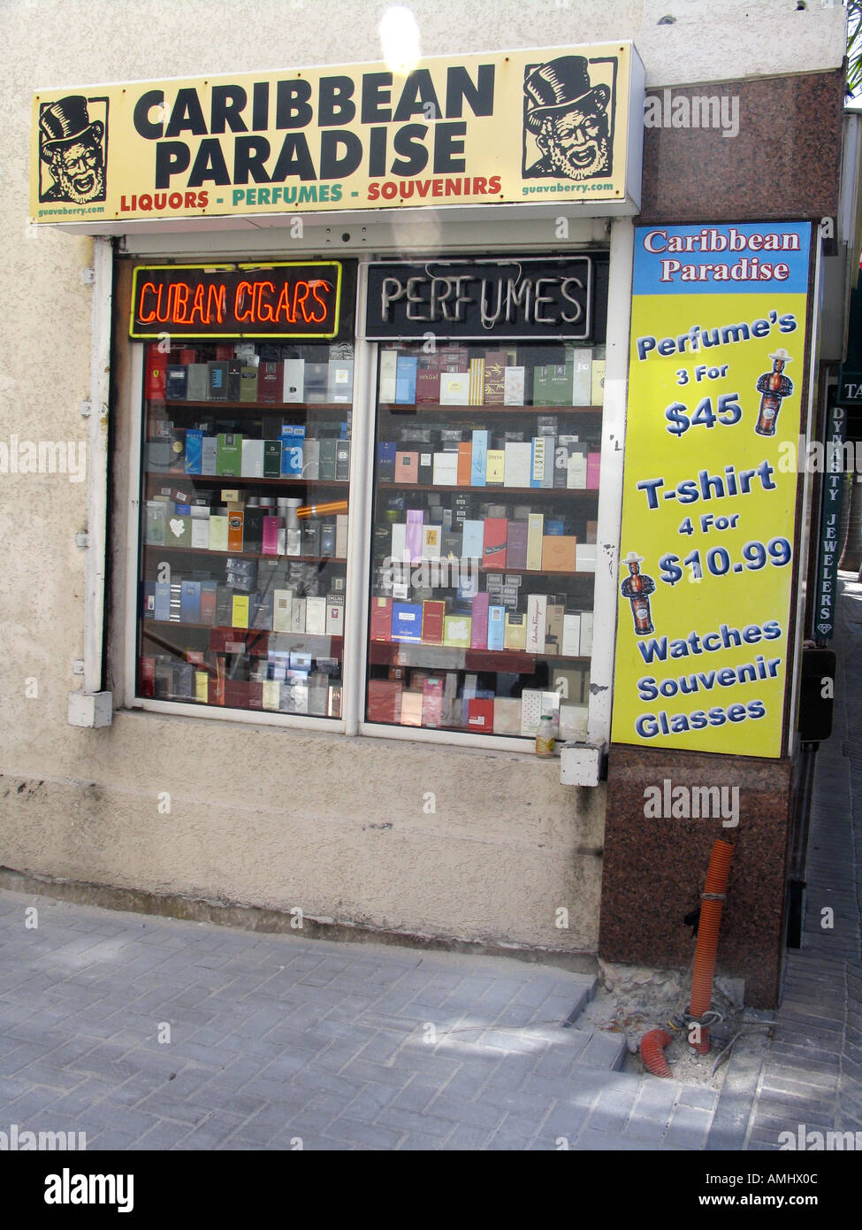 Caribbean Paradise duty free Shop Fenster Front Street Philipsburg St. Maarten Stockfoto