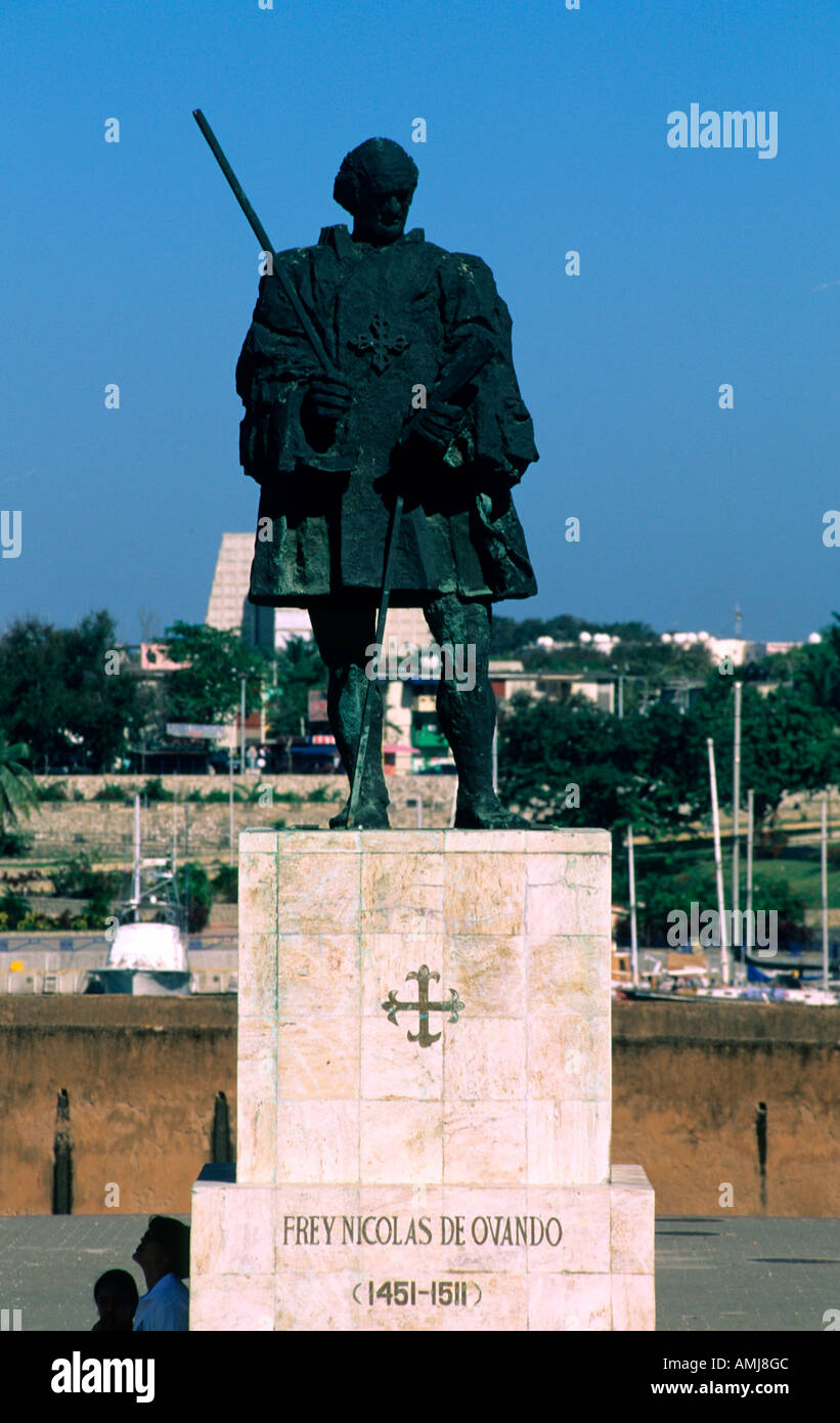 Dominikanische Republik, Santo Domingo, Statue Frey Nicolas de Ovando, Plaza Espania Stockfoto