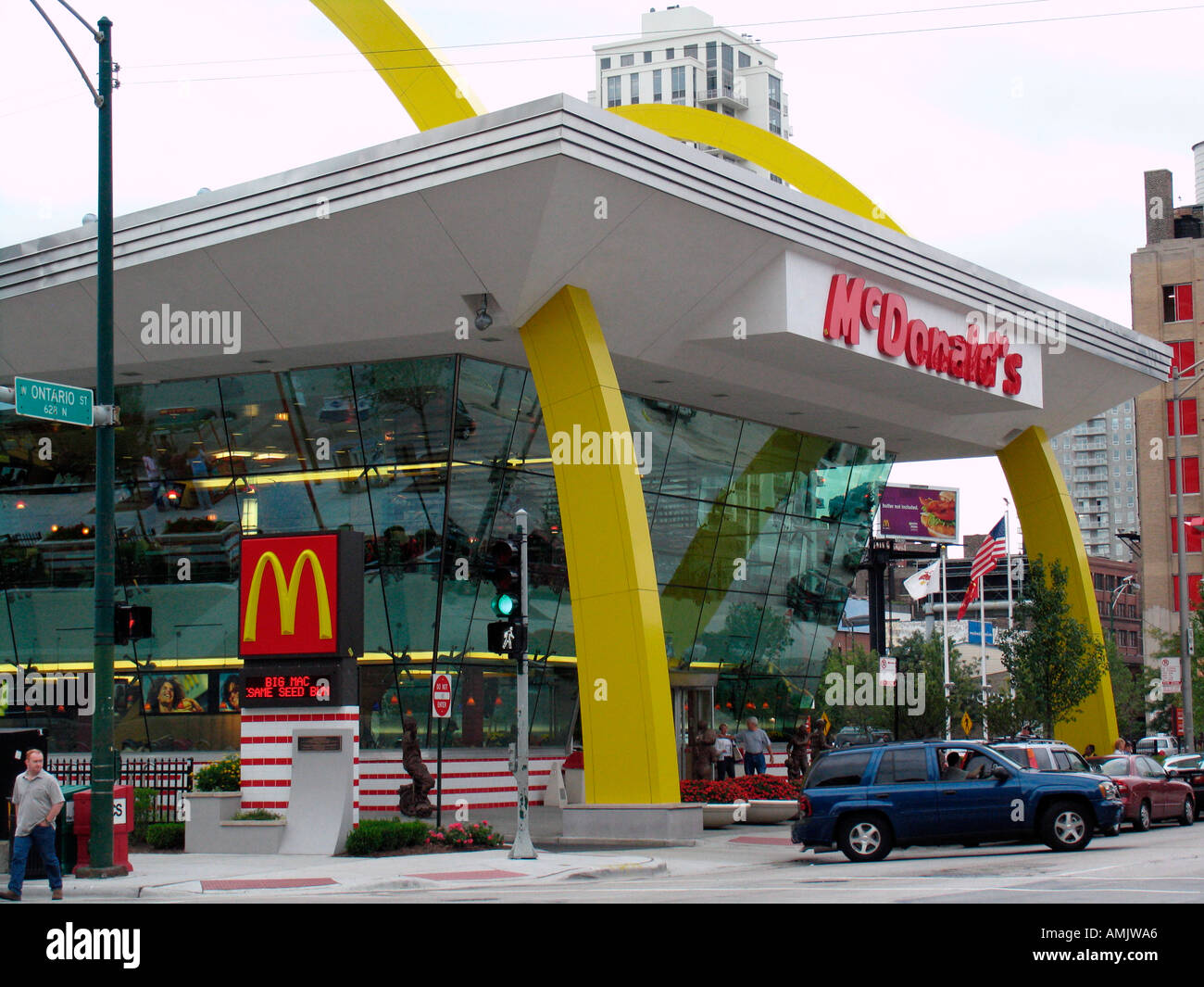 Innenstadt von McDonalds Restaurant River North Touristengebiet Chicago Illinois USA Stockfoto