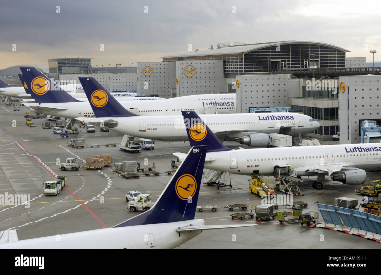 Lufthansa-Flugzeuge auf dem Flughafen in Frankfurt am Main, Deutschland Stockfoto
