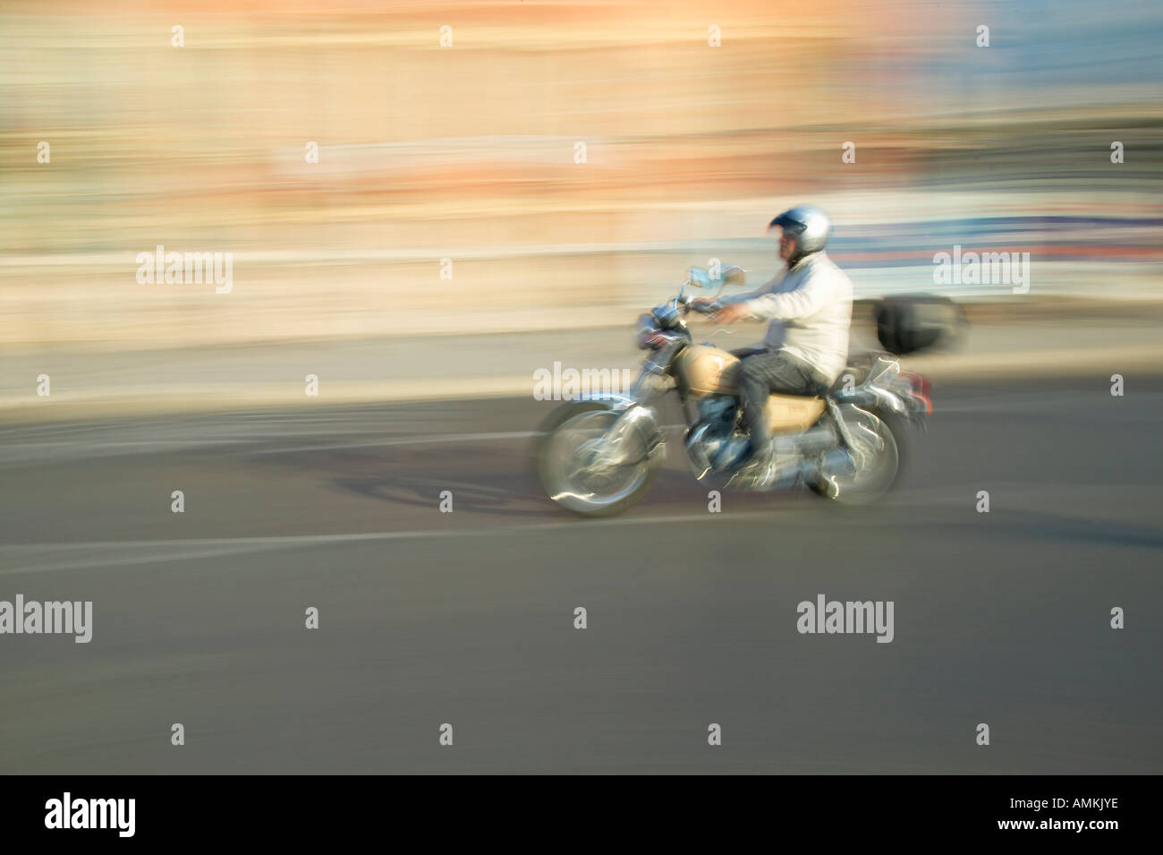 Schönes motorrad -Fotos und -Bildmaterial in hoher Auflösung – Alamy