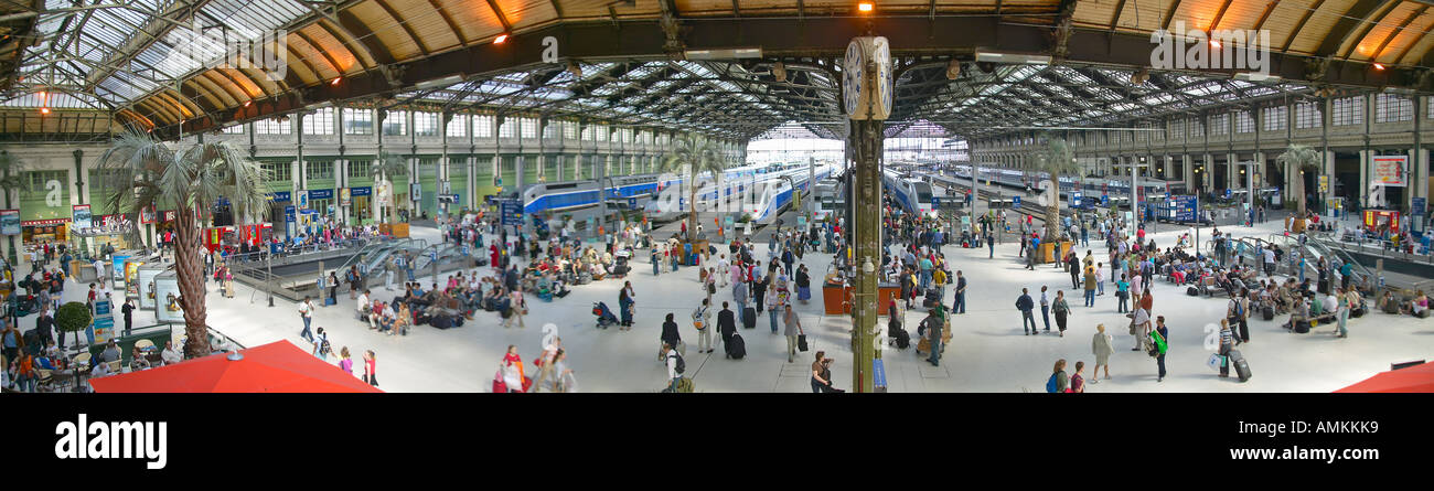 Im Zug Bahnhof Nizza Frankreich Stockfoto