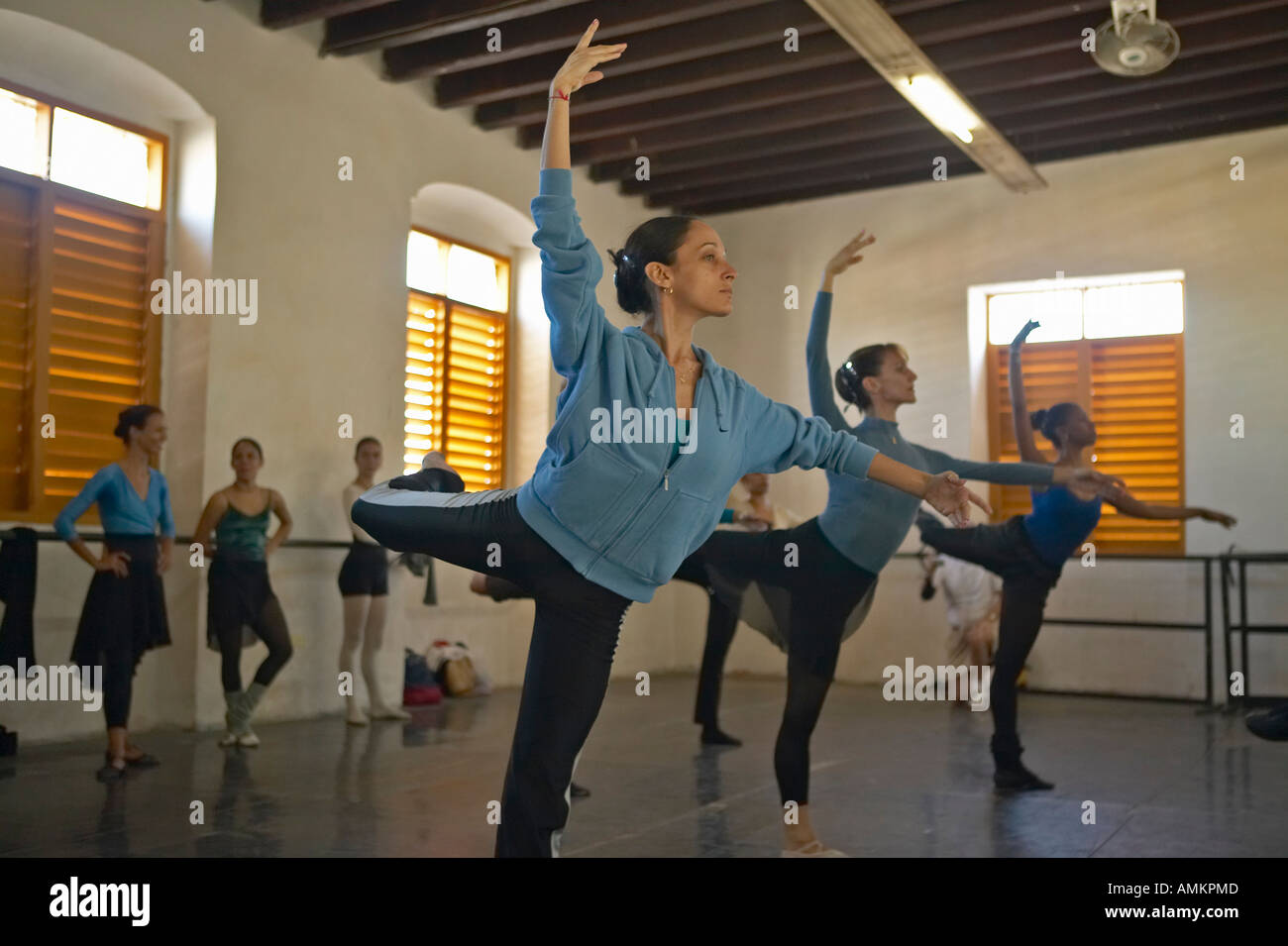 Junge weibliche Ballerinas Pro Danza Ballet Tanz Studio und Schule Kuba Stockfoto