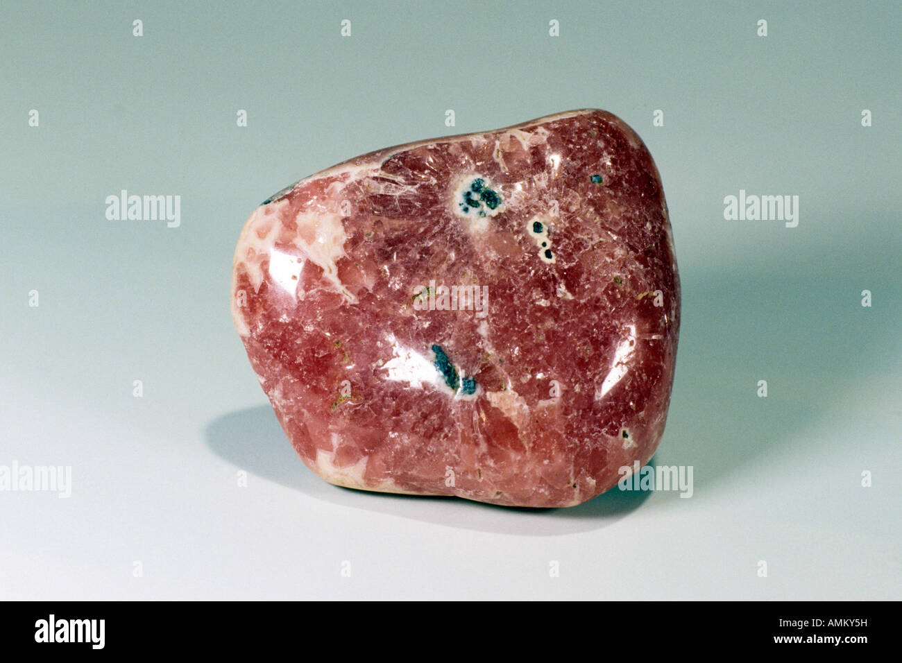 Rhodochrosite, polierte Kiesel, Studio Bild Stockfoto