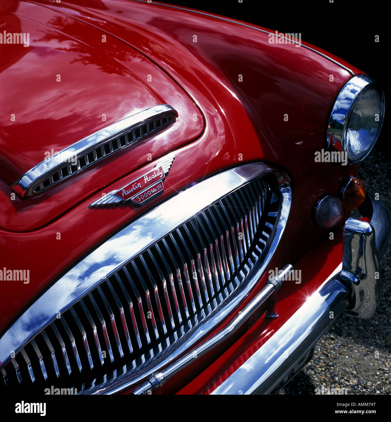 ein roter Sportwagen der Austin-Healey Stockfoto
