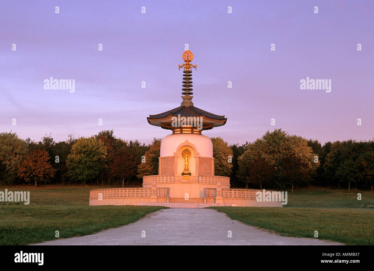 Friedens-Pagode Milton Keynes Buckinghamshire England Stockfoto