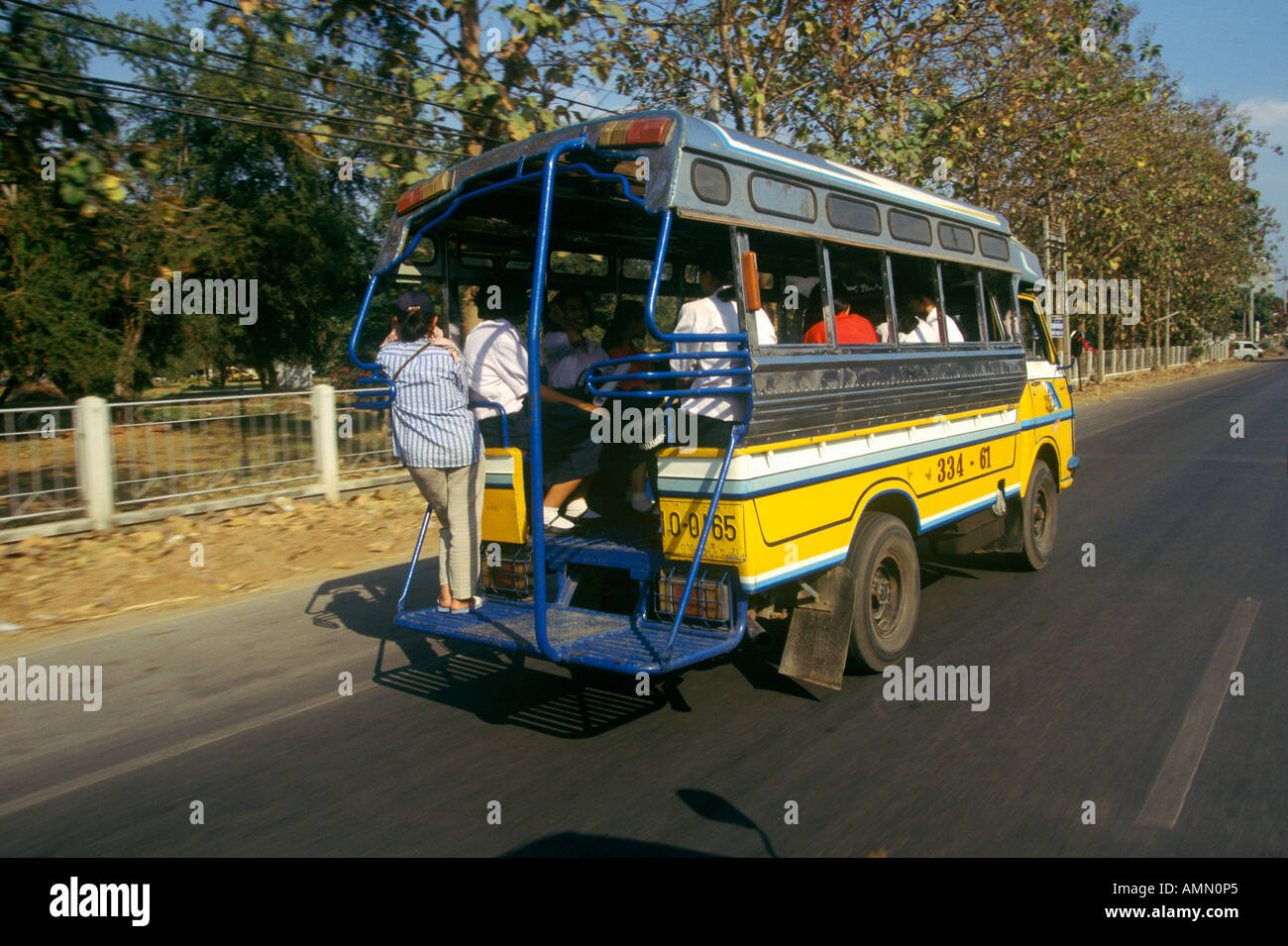 Fahrt mit dem Bus in Bangkok Thailand Stockfoto