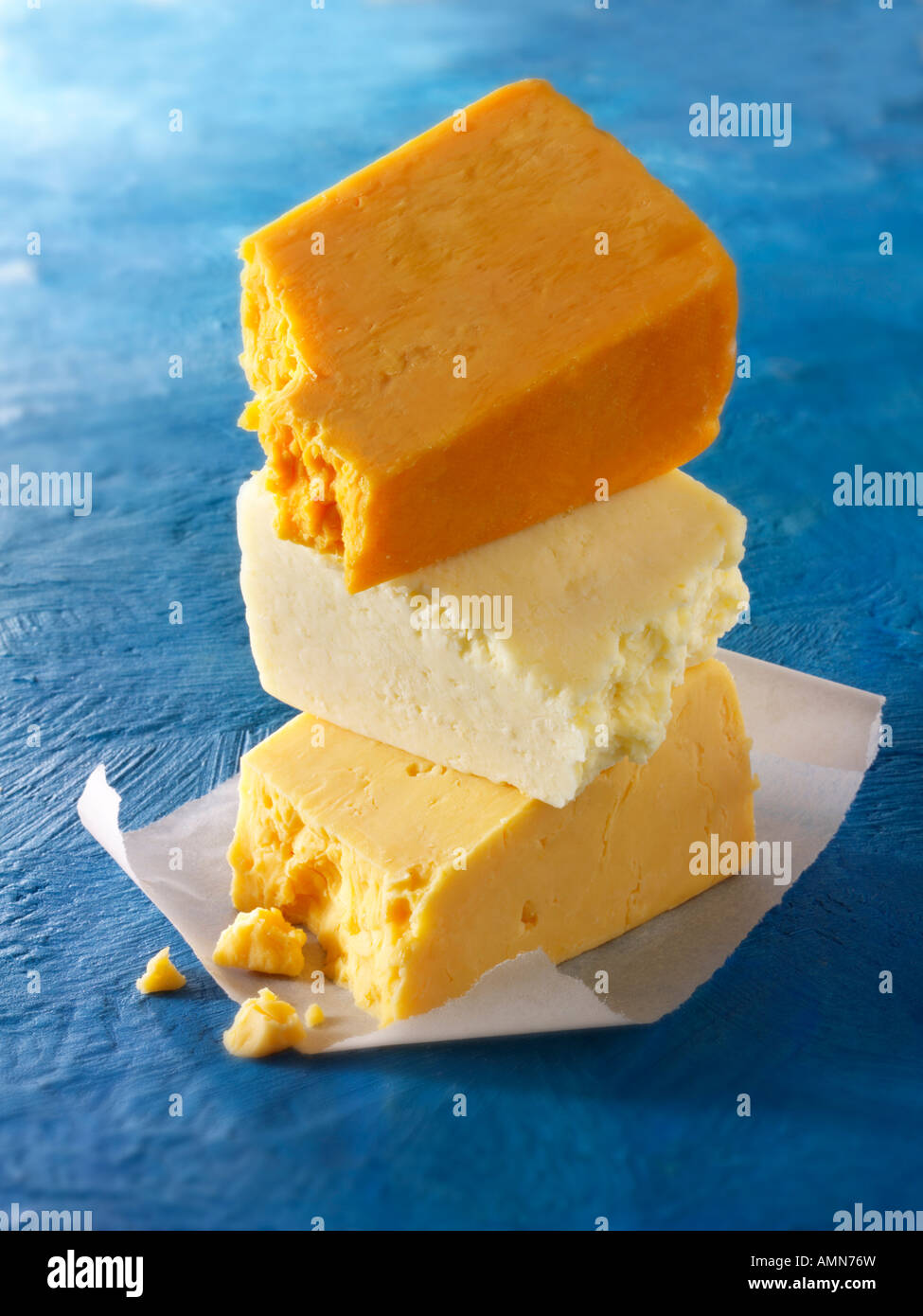 Britische Blauschimmelkäse von oben Double Gloucester Lancashire Red Leicester Stockfoto