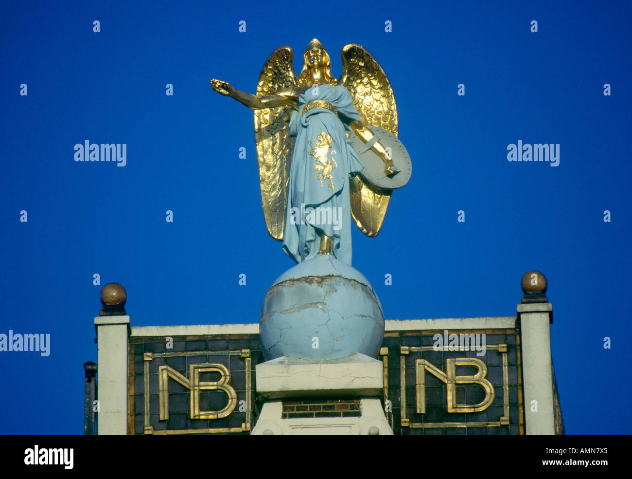 Engel-Ornamentik auf Dach in Amsterdam Holland Stockfoto