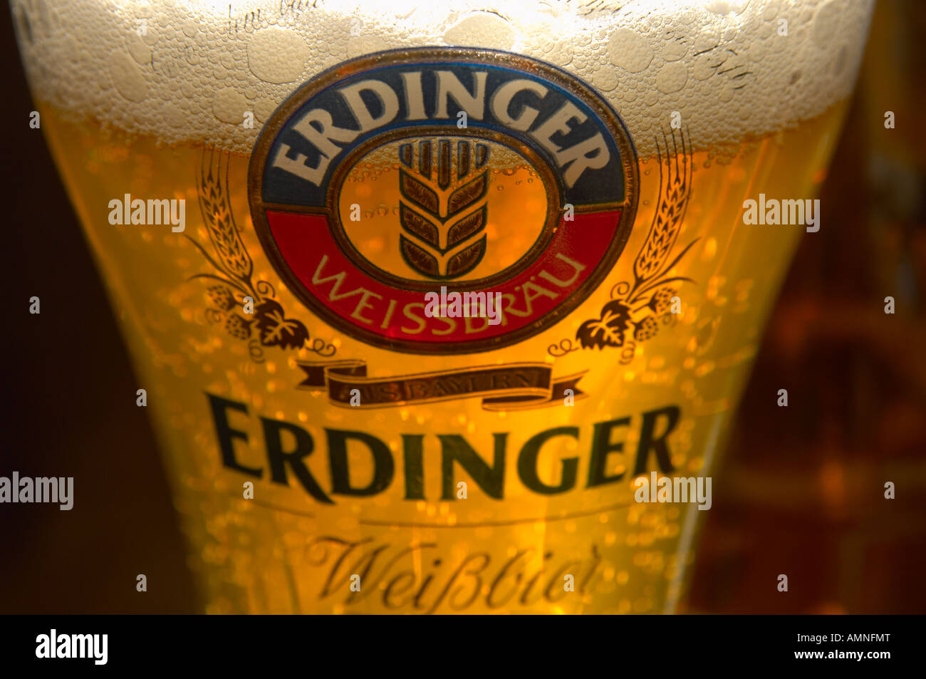 Paris Frankreich. Nahaufnahme von Erdinger Beer Stockfoto