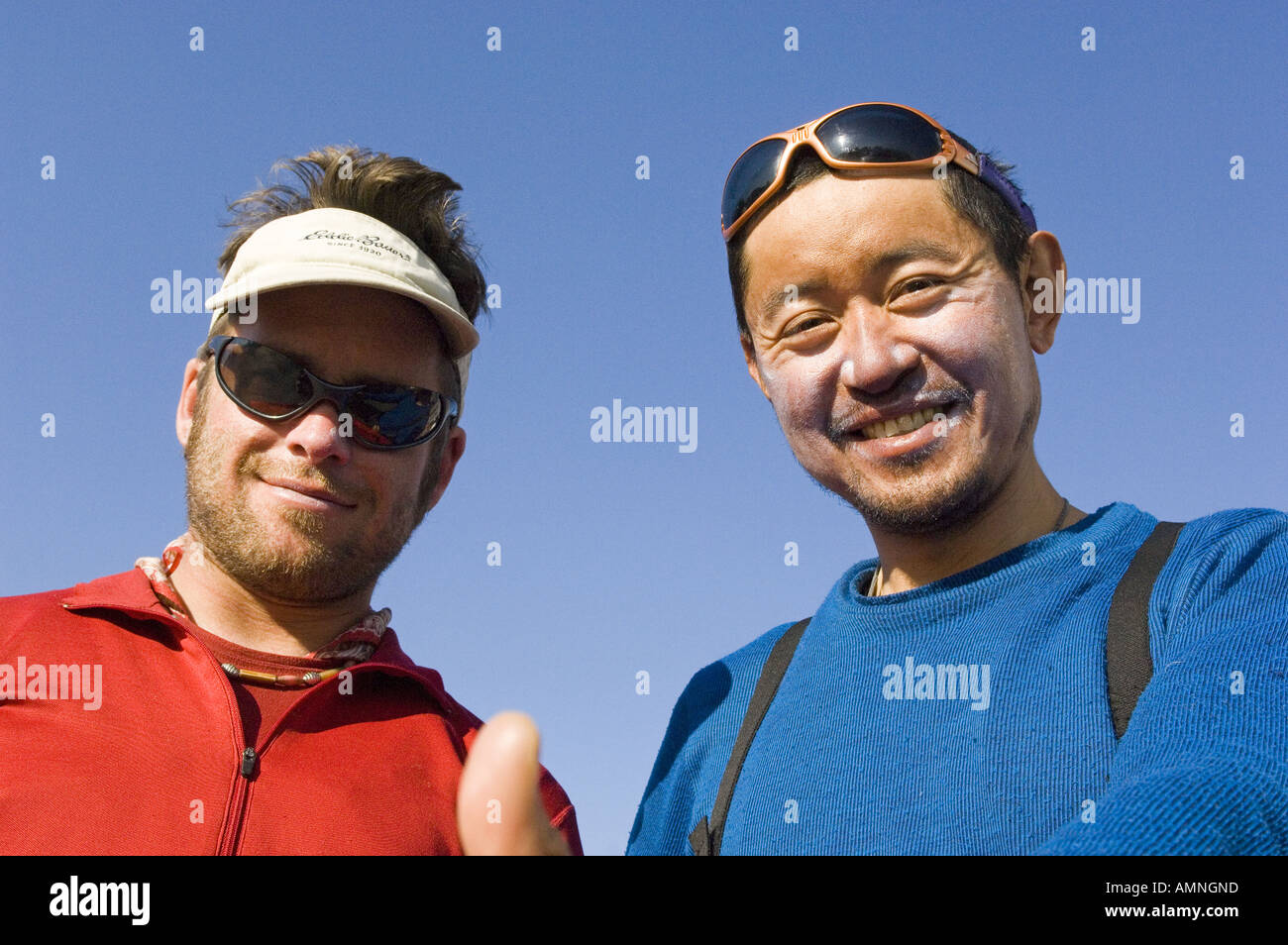 DENALI NATIONAL PARK in ALASKA Kletterer gibt einen Daumen nach Klettern MT McKINLEY Stockfoto