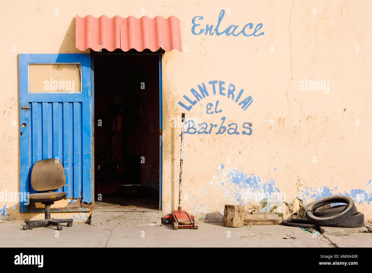 Tire Store, Cartagena, Kolumbien Stockfoto