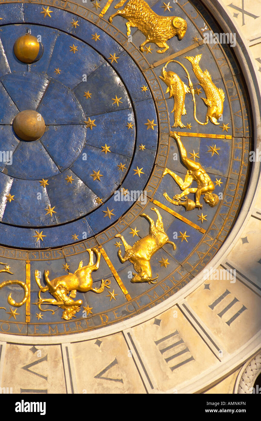 Nahaufnahme der astronomischen Uhr Gesicht von St Mark's Clock - Venedig Italien Stockfoto