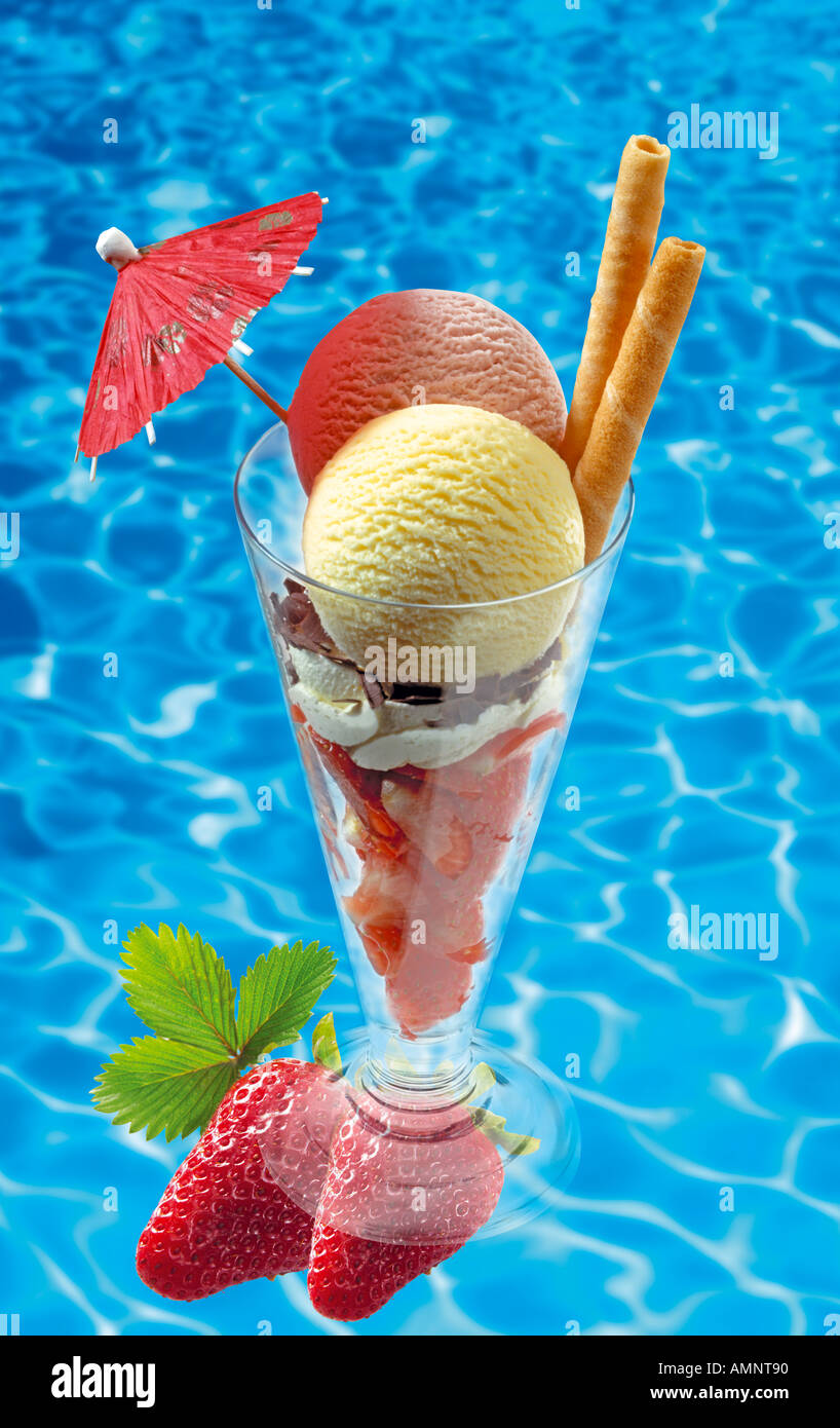 Eis Erdbeer-Vanille Stockfoto