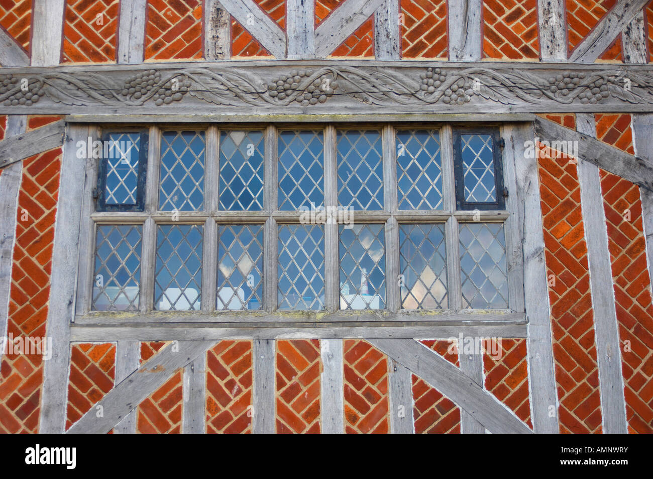 Elizabethan tudor Windows und halbe Fachwerkhaus Gebäude des Rathauses Aldeburgh, East Anglia, Suffolk, England Stockfoto