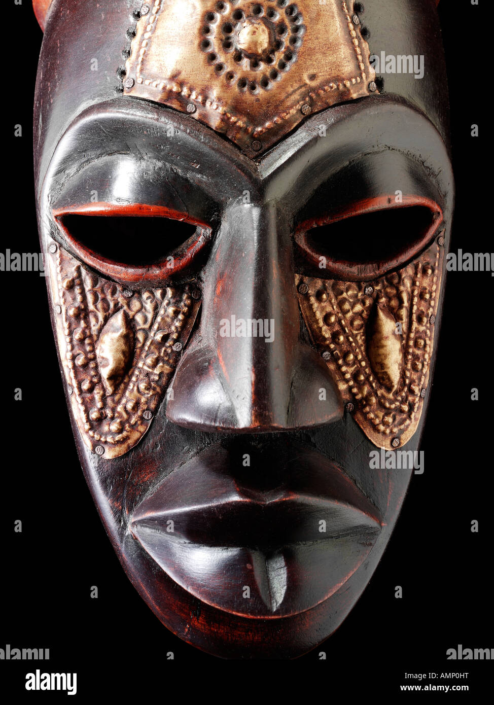Ethnische traditionelle afrikanische Maske. Kunst und Handwerk. Stockfoto