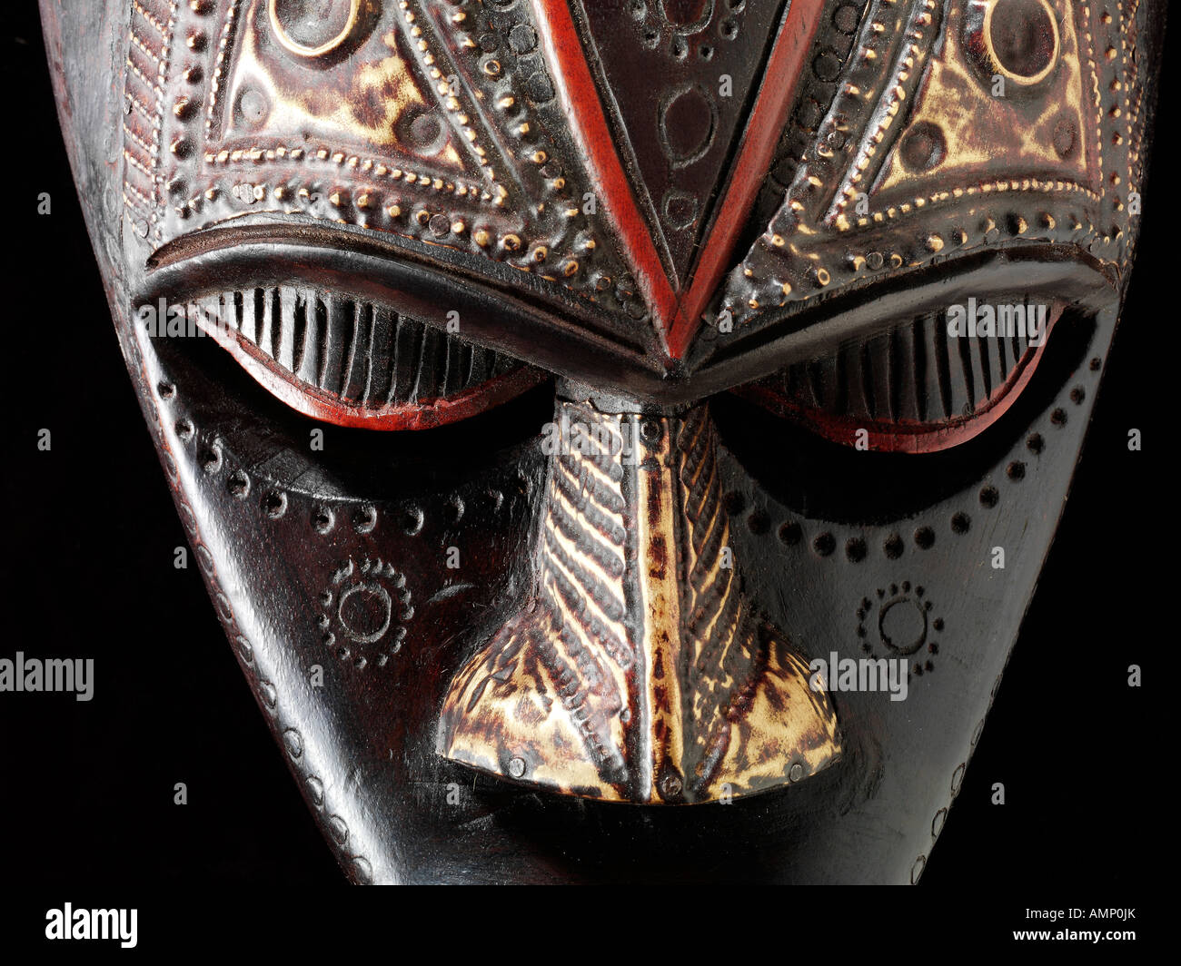 Ethnische traditionelle afrikanische Maske. Kunst und Handwerk. Stockfoto