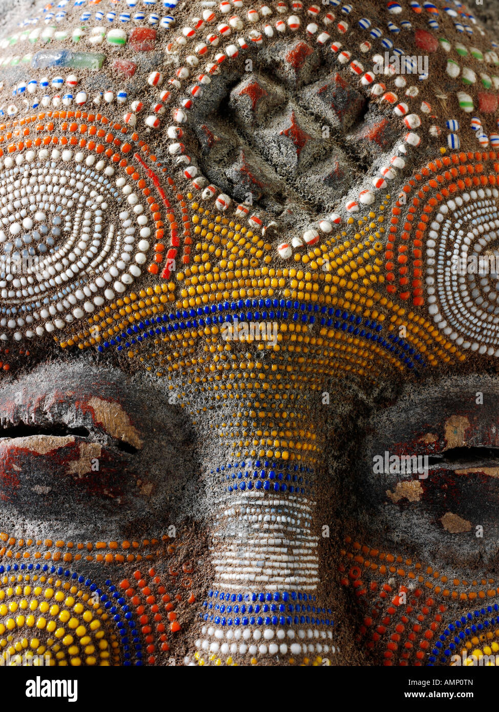 Ethnische traditionelle afrikanische Maske. Kunst und Handwerk. Stockfoto