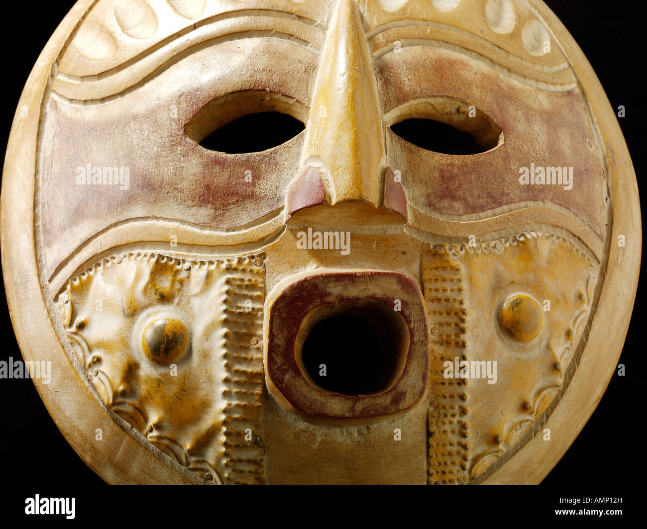 Ethnische traditionelle afrikanische Maske. Kunst und Handwerk. Stockfoto