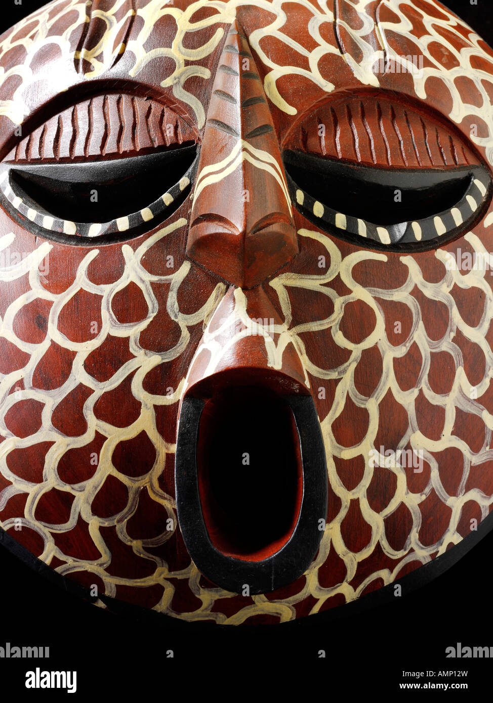 Ethnische traditionelle afrikanische Maske. Kunst und Handwerk. Stockfoto