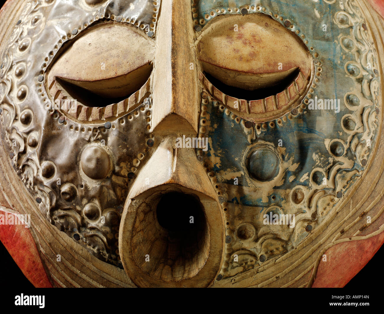 Ethnische traditionelle afrikanische Maske. Kunst und Handwerk. Stockfoto