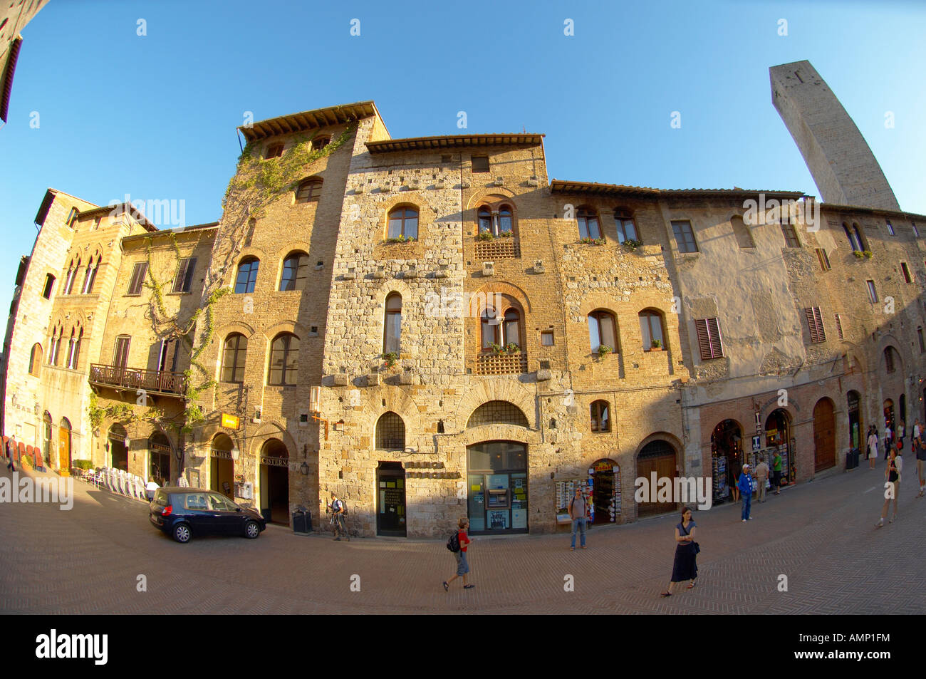 Mittelalterlichen Häusern rund um Plazza Cisterna der historischen Altstadt, San Gimignano, in die Chianti Hügel, Toskana, Italien. Stockfoto