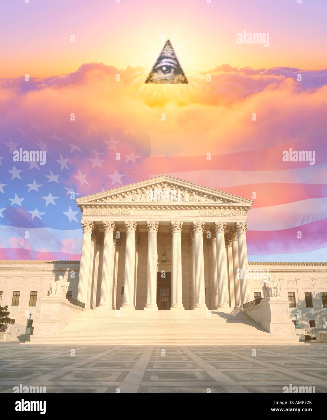 Zusammengesetztes Bild der oberste Gerichtshof der USA, amerikanische Flagge, Auge Gottes und farbenfrohen Sonnenaufgang Himmel Stockfoto