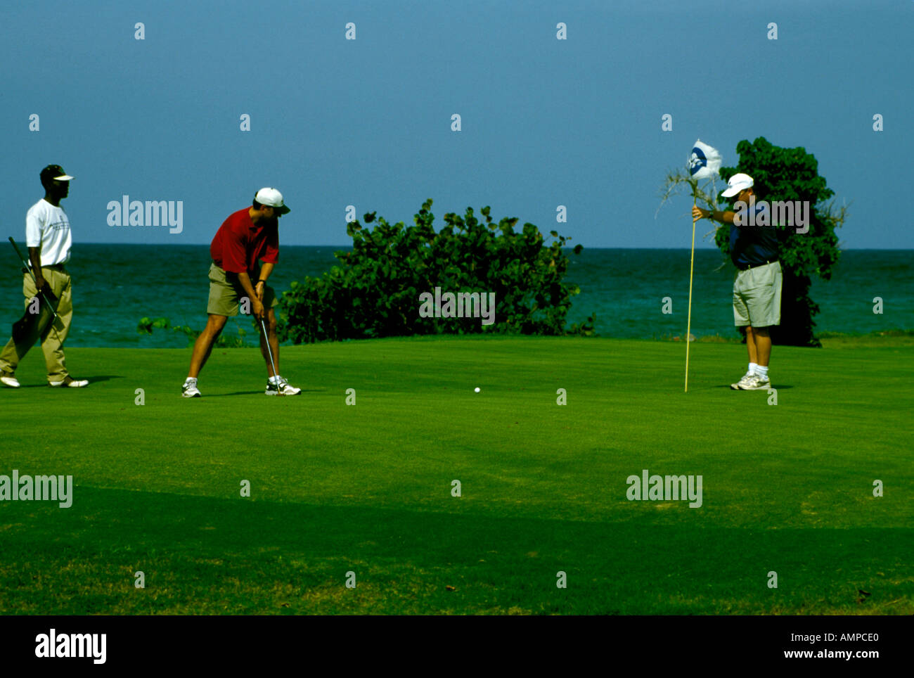 Golfer sind im Wyndhan Resort in Jamaika gesehen. Stockfoto