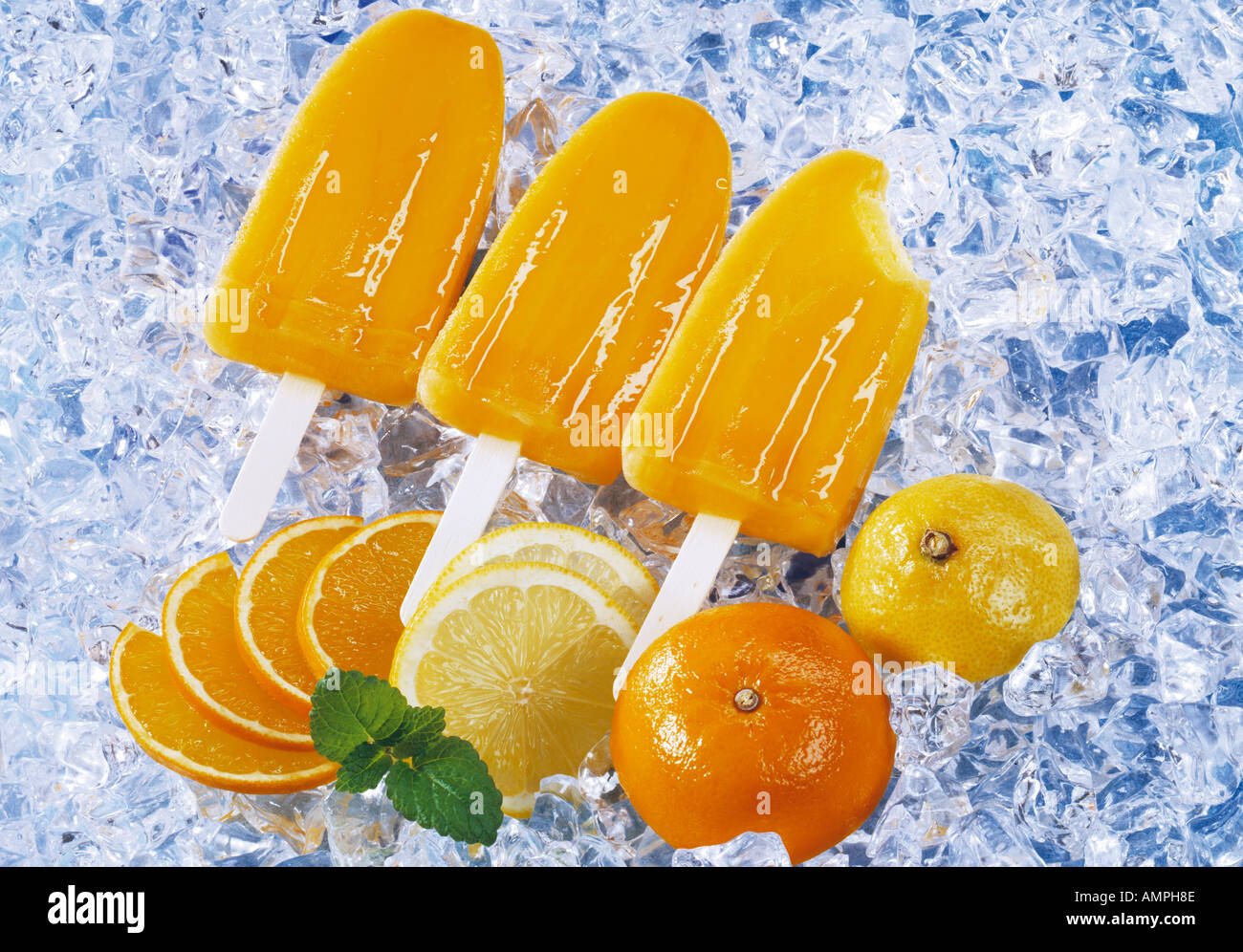 Drei Iced-Lutscher, Zitronengeschmack Stockfoto
