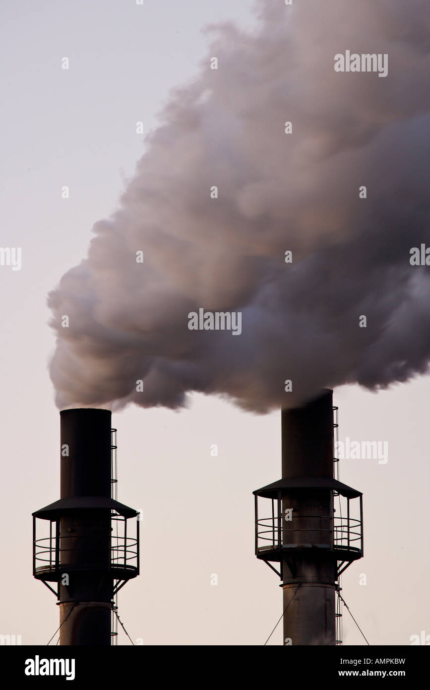 Umweltverschmutzung durch die Industrie in der Stadt Sault Ste Marie, zwischen Lake Superior und Lake Huron, Great Lakes, Ontario, Kanada. Stockfoto