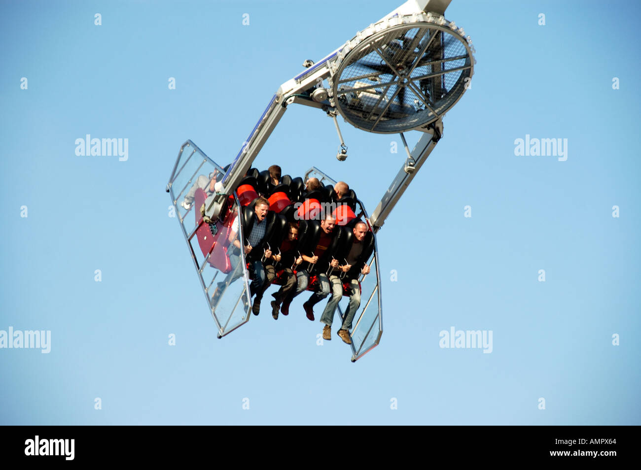 Fliegen Sie in eine sichere Hightech-Hütte Oktoberfest München Bayern Deutschland Stockfoto