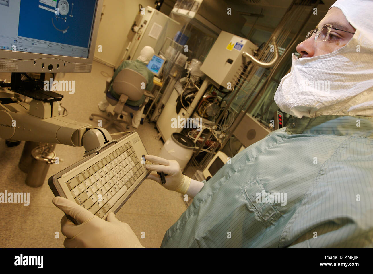 Computer-Herstellung im Reinraum Stockfoto