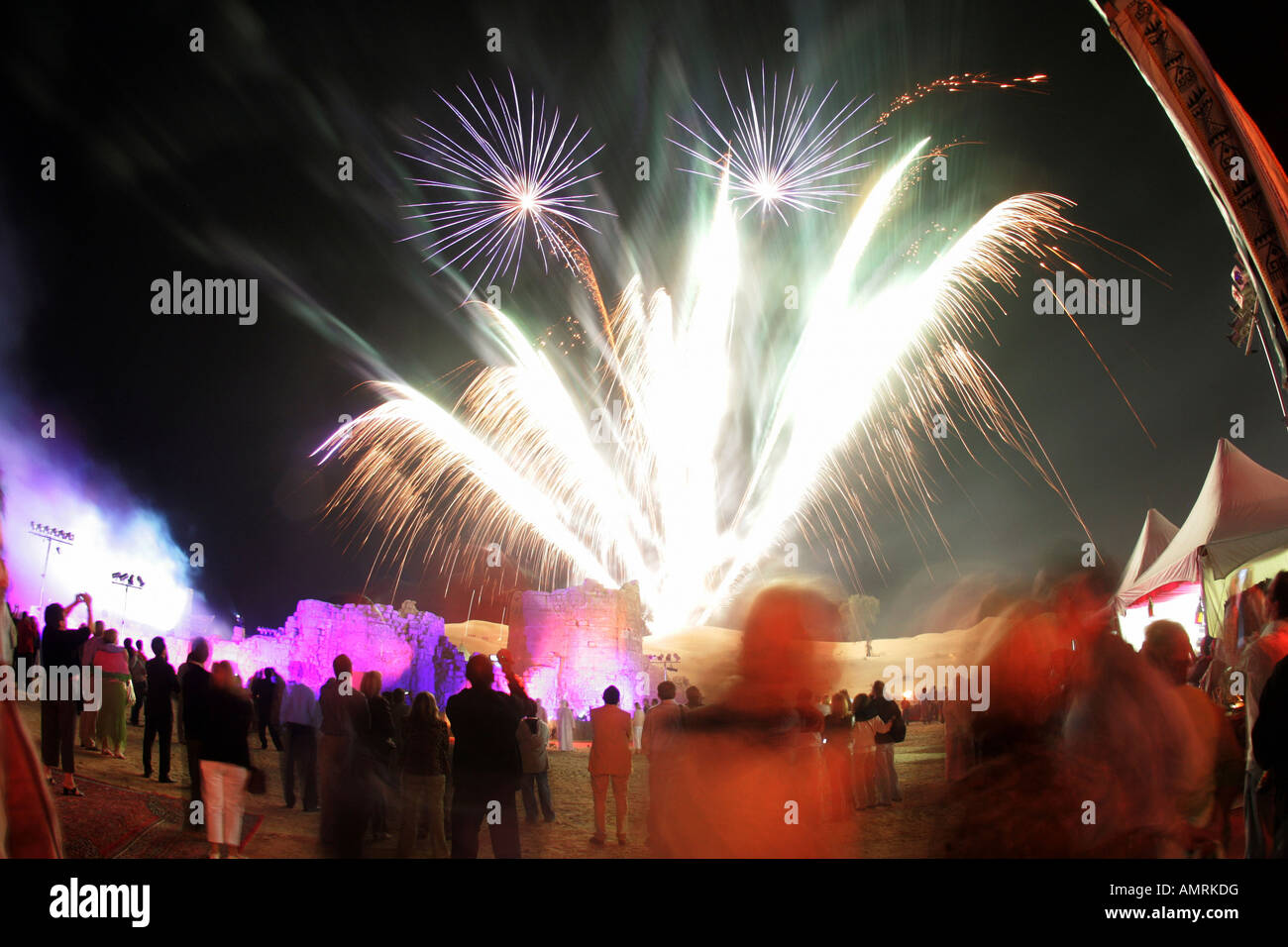 Feuerwerk während einer Feier, Dubai, Vereinigte Arabische Emirate Stockfoto