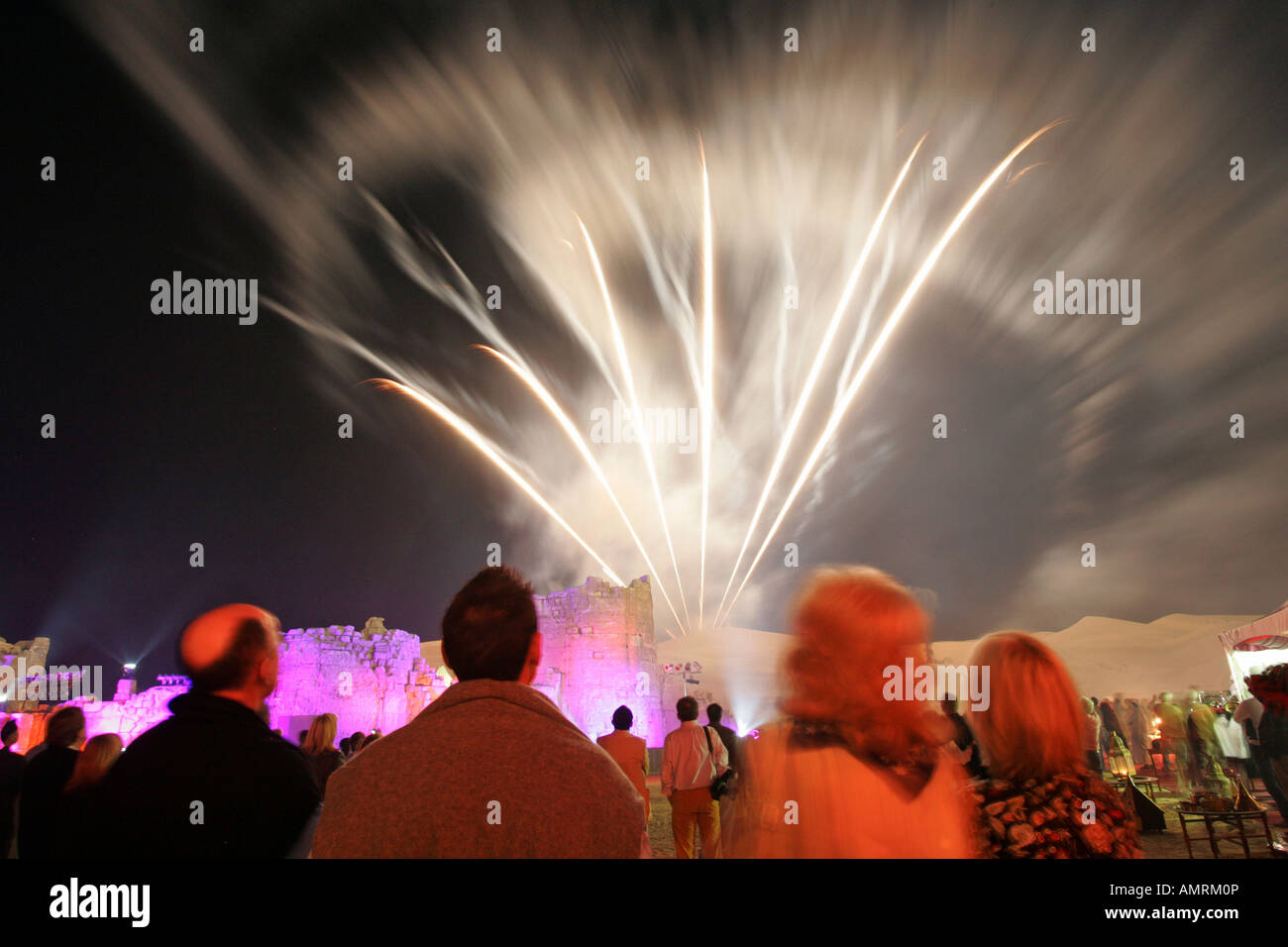 Feuerwerk während einer Feier, Dubai, Vereinigte Arabische Emirate Stockfoto