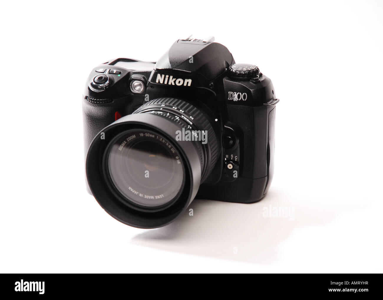 Nikon D100 Digitalkamera mit Sigma 18-50mm-Objektiv Stockfoto