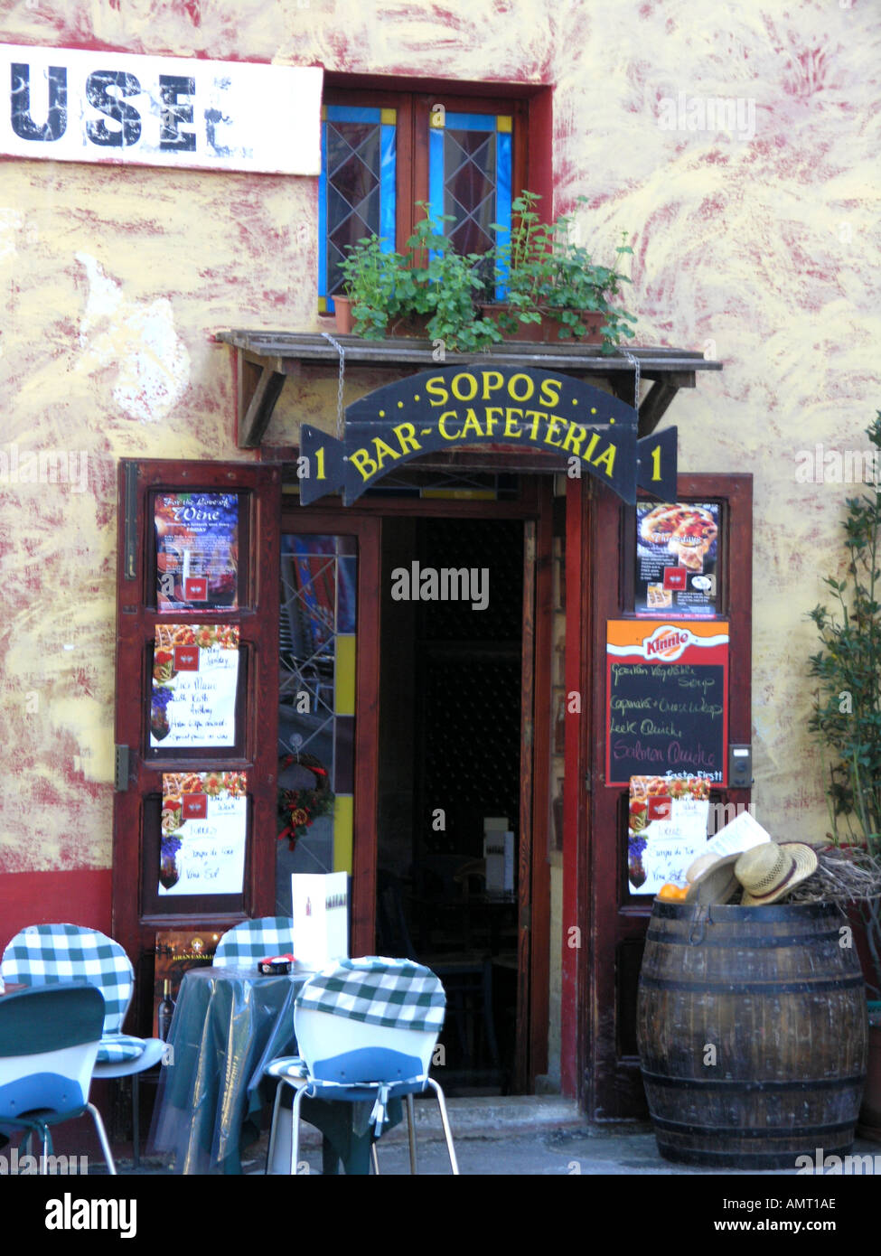 Cafe in St. Georges Square Victoria Gozo Malta Stockfoto