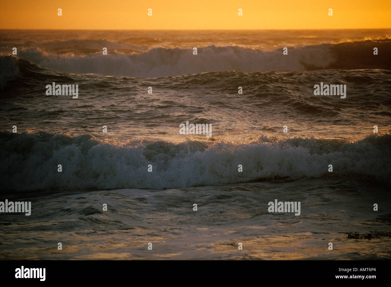 Kalifornien, Moss Landing, Pazifischen Ozean bei Sonnenuntergang Stockfoto