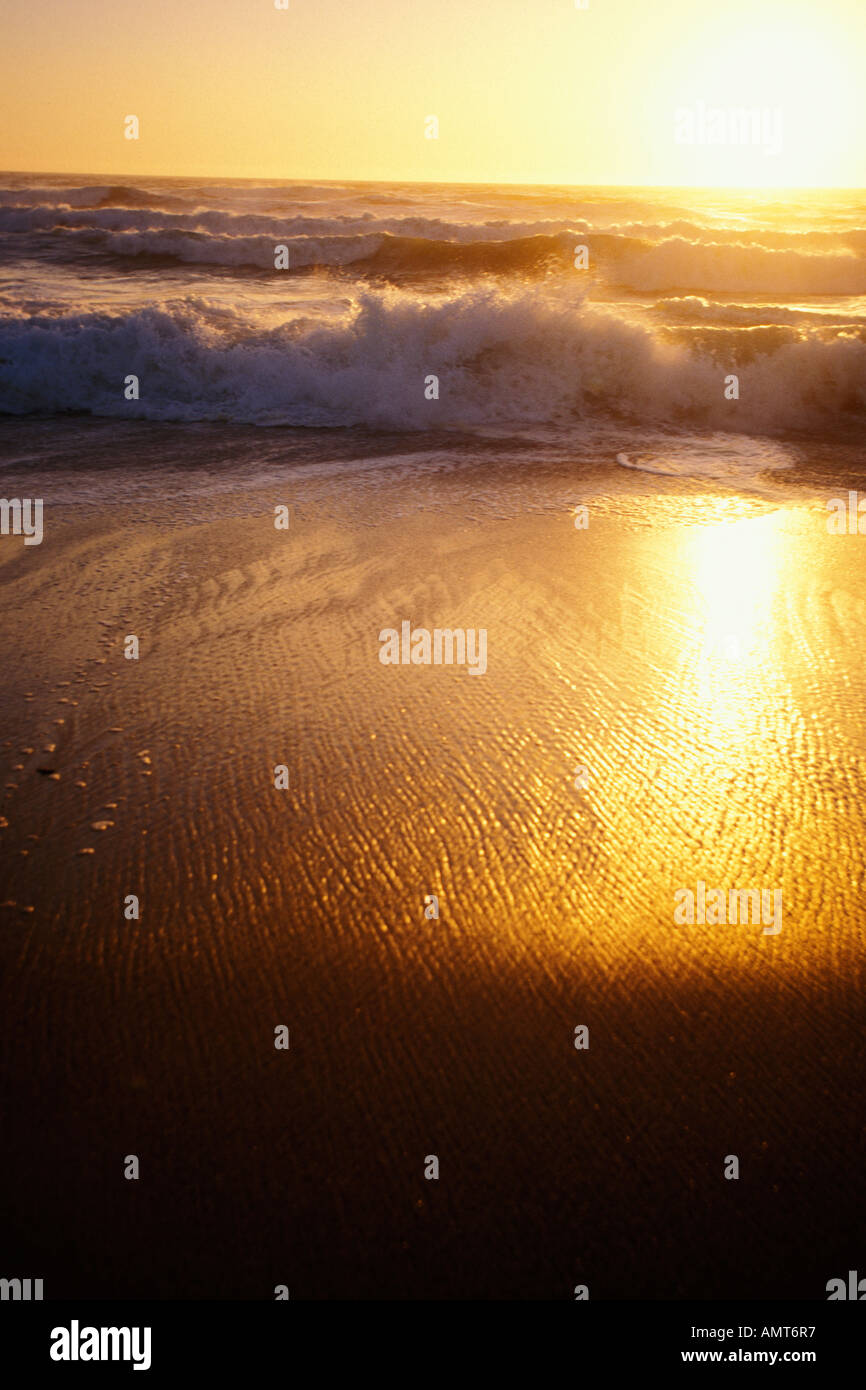 Kalifornien, Moss Landing, Salinas River State Park, Strand bei Sonnenuntergang Stockfoto