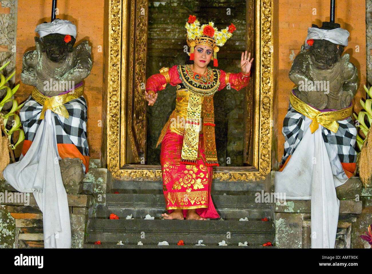Frau Tänzerin Legong Leistung Ubud Palast Bali Indonesien Stockfoto