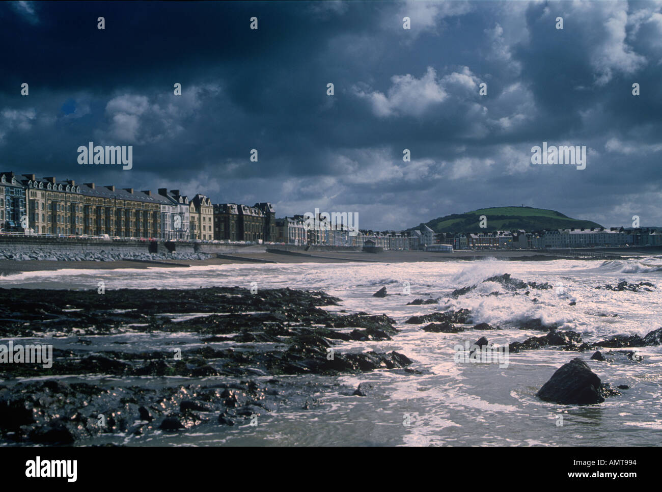 Stürmisches Wetter Aberystwyth Strandpromenade Ceredigion Westwales Stockfoto