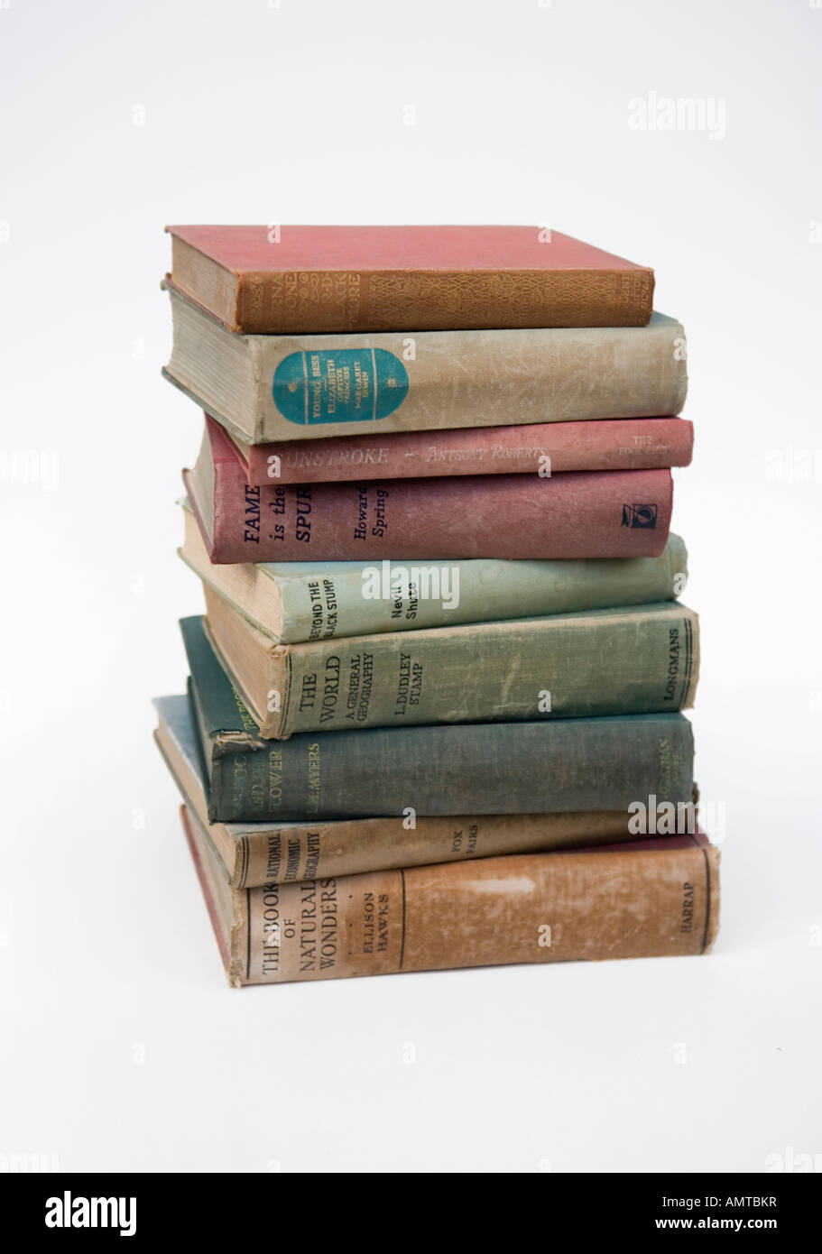 Haufen alter Hardcover Bücher Stockfoto
