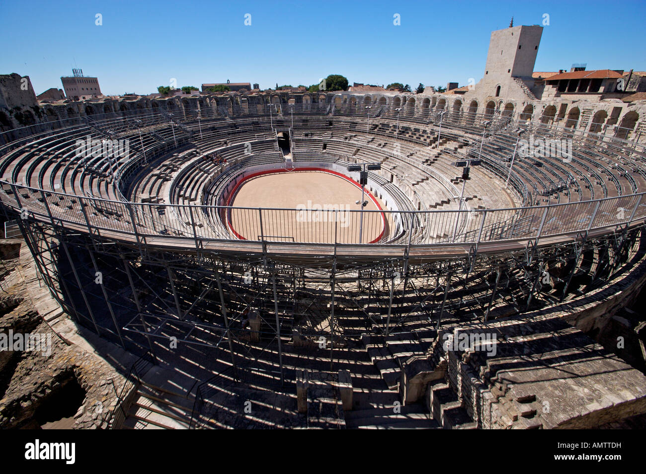 Les Arenes, Stierkampf-Arena, Arles, Bouches du Rhone, Provence, Frankreich, Europa. Stockfoto