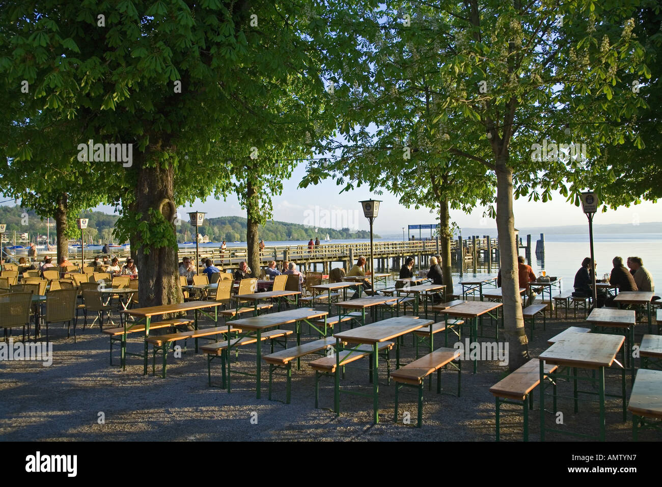 Ammersee Biergarten Direkt Am See Biergarten am Ammersee, Herrschin, Bayern, Deutschland Stockfotografie