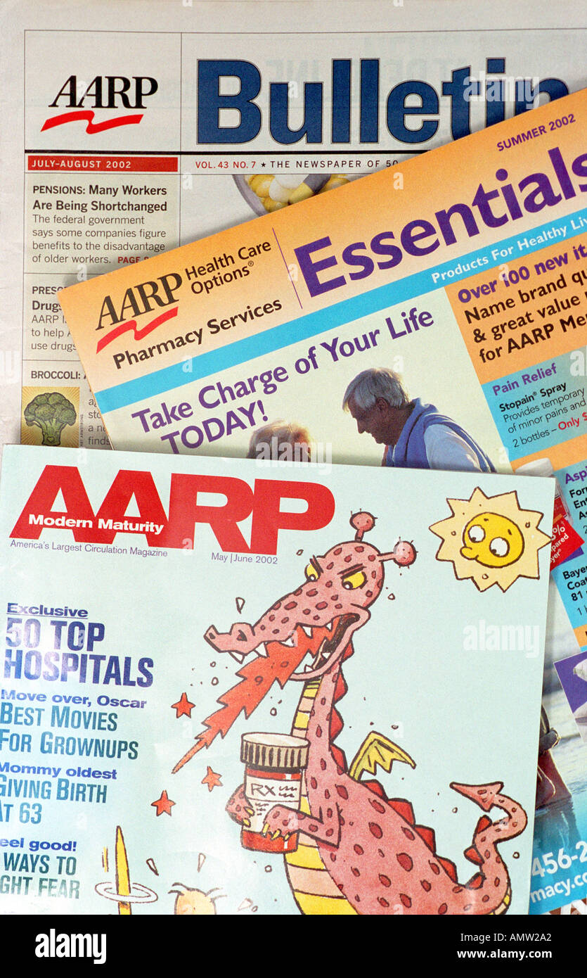 Vielzahl von AARP Publikationen auf einem Tisch Stockfoto